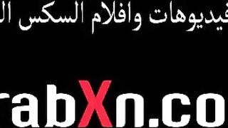 الشرموطه ماسكه في حلمه بزها بتشد فيها اوي وتلعب فيها وبتلعب في كسها لغايه منزلت اللبن علي  شرمها سكس يديها وتدعكه في كسها من بره كله