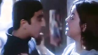 منه شلبي الممثله الشرموطه شوفها مع جارها ال عاشقها وهما في سكس مصري  الاوضه عالسطوح بيبوس فيها اوي وبيحضن فيي بزازها