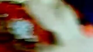 المتناكه بتنام عالسرير علي بطنها وفارده رجليها اوي  سكس مصري عالسرير والعرص ال معاها بيضرب اوي علي طيازها المكشوفه