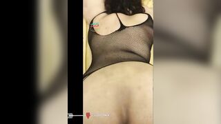 الشرموطه مفلقسه طيزها الكبيره لبره خالص والراجل مدخل زوبره في  سكس مصري  كسها وبينيك فيها اوي وبتقوله كفايه نيك