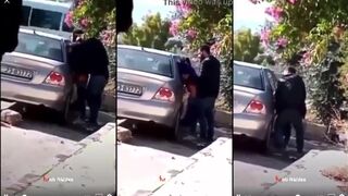 الراجل في الشارع زانق البنت علي العربيه وهو وراها ماسك في طيزها منز  سكس مصري ل البنطلون وبيحسس زوبره في طيزها من ورا