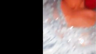 البنت الفاجره ماسكه الخيارهخ ونكتاها في كسها بتتناك بيها وهي فاشخه رجليها كل متدخل وتطل  سكس مصري ع فيها وبتلعب في خرم طيزها بتبعبص نفسها
