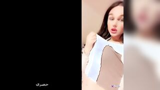 الواد الخول زانق اخته عالحيط وبينيك في طيزها من ورا وهو لازق فيه  سكس مصري ا وحاشر وشها عالحيط وبيرزع اوي فيها نيك