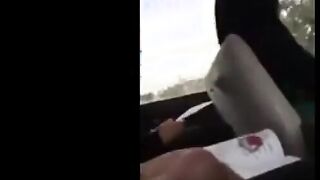 الحنينه قاعده عالسرير وسانده ضهرها عالحيط والخول بتاعها نايم علي صدجرها وبي  سكس مصري رضع من بزها وهي ماسكه في شعره بتلعب فيه
