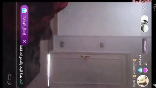 البنت الفاجره بتتكلم بث مباشر مع الشباب وبتعرض جسمها وتقلع لهم بيشوف  سكس مصري وه وهي عريانه وبتلعب في كسها وتبعبص فيه
