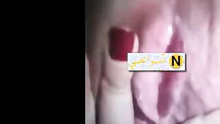 الشرموطه بتبكي وتشكي ووشها غرقان من الدموع من نيك النشسوانجي ال كانت تحته بتتناك مرح  سكس مصري مهاش من النيك ومسبهاش الا وهو فاشخ كسها