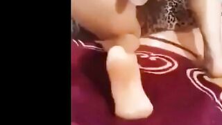 الفاجره القادره مفلقسه وناكته عليبه البرفان كلها في خرم طيزها   سكس مصري من ورا وبتدخل فيها للاخر وهي عادي معاها