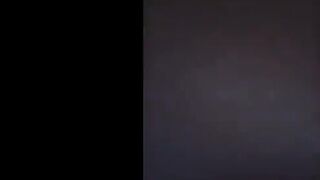 البنت الفاجره فاتحه رجليها وبتلعب في كسها متعوده تتناك كل يوم في كسها بياكلها وبتسخن فيه لغايه م  سكس مصري احبيبها بيجلها في الطريق يفرتكهولها نيك