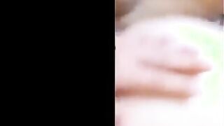 البنت بتحك كسها في ملايه السرير كسها بياكل فيها وهي مش قادره عايزه زوبر ينيك فيها ويريحهو  سكس مصري لها وببزازها مايلين اوي لتحت بترضع فيهم