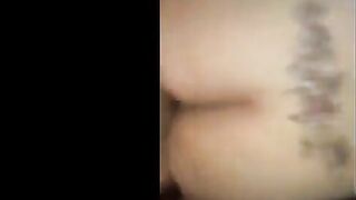 الراجل مفلقس طيز شرموطته وشغال فيها نيك اوي ورزع في كسها وهي بتصرخ من وجعه كفاي  سكس مصري ه وهو مش عايز يبطل فيها بينيك فيها بعنف