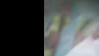 الواد واخد حبيبته في بيت مهجور وبينكها وهي عريانه وبيدخل عليهم صاحب  سكس مصري ه بيقفشه وبيقومه يكمل مكانه نيك ويدوقها