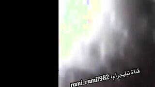 البنت نايمه والراجل مطلع زوبره بتمص فيه ببوقها طالع فوقيها ع  سكس مصري ند وشها وبتجيبه تمسكه وتمشيه علي بزازها