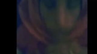 البنت المحجبه القادره نايمه ورافعه هدومها لفوق ومطلعه صدرها لبره الكبير ومسكاهعم تلعب فيهم والعرص   سكس مصري بتاعها جنبها مطلع زوبره بيمشيه علي كسها
