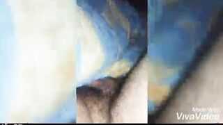 البنت راكعه تحت رجل الخول بتاعها سكس مصري جامد وبتمص في زوبره اوي وتلحس فيه بلسانها وشغاله تتف علي راس زوبره وتلحس كمان