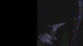 الراجل في المواصلات مطلع زوبره الصغير وهو واقف والبنت لازقه طيزها فيه وبيحك  سكس مصري جامد زوبره في طيزها وبيلزق فيها كمان وهي حاسه بيه وعايزها