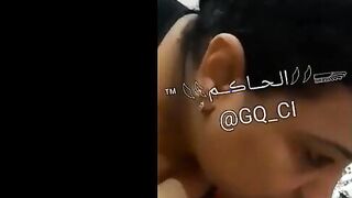 الواد نايم وزوبره نايم معاها بيفضل يلعب فيه بيديه براحه وبتدخل سكس مصري جديد عليه مراته تشوفه وبتمسكهوله تلعبله فيه وتمصه كله في بوقها