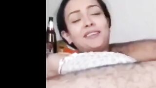 البنت اول مره تتناك وكسها بيتفتح علي زوبر عشيقها وهو بيحضن  سكس مصري جديد فيها اوي وبيطمنها وبعدها بيدخل زوبره براحه في كسها بيفتحه