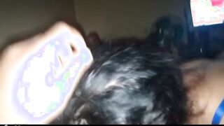 البنت المتناكه منومه الفحل بتاعها عالسرير وههي جنبه بتمص في شرمها سكس  زوبره وتلحس فيه اوي وهو مش ماسك نفسه بينزل لبنه في بوقها وهي ماسكه الفوطه بتمسح اللبن