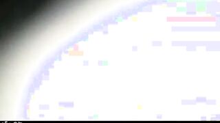 البنت المتناكه منومه الفحل بتاعها عالسرير وههي جنبه بتمص في شرمها سكس  زوبره وتلحس فيه اوي وهو مش ماسك نفسه بينزل لبنه في بوقها وهي ماسكه الفوطه بتمسح اللبن