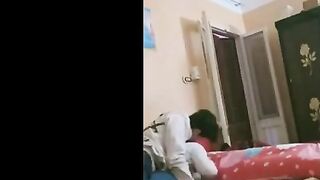 البنت الفاجره في حضن حبيبها عالسرير سكس عربي  وبيحضن فيها اوي وبيبوس فيها اوي وهي متكيفه معاها وعيزاه ينام معاها