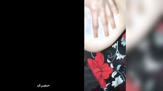 صاحب الزوبر الاسود الضخم مفلقس طيز صاحبته ومدخل زوبره الضخم نيك مصري  في طيزها وبينيكها وزوبره بيطلع من طيزها كله دم منها فشخها وعورها