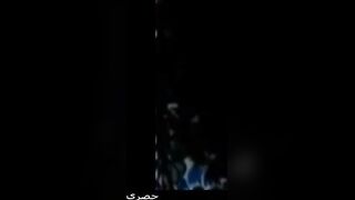 البنت نايمه عالسرير علي جنبها متغطيه وبتكشف غطا الملايه من طيزها من الحر  نيك مصري والراجل ابوها المتناك بيدخل عليها وبيمسك في طيزها بيحسس عليها هي ونايمه