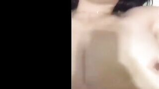 الست بتبكي من اخوها ماسكها عالسرير هاريها نيك وبيضرب فيها نيك مصري  بينيك فيها بعنف شديد وهي بتبكي وتنوح منه اوي