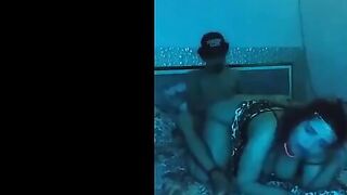البنت الفاجره زانقها ابن خالتها عالحيط وبيعوض في رقبتها اوي وهو رافع  سكس مصري  رجل واحده ليها علي ايده وبينيك في كسها