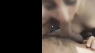 البنت الفاجره ماسكه زوبر الراجل بتاعها بتمص فيه اوي وترضعه في بةوقها وهو زوبره بيوقف في بوقها  سكس مصري  وبيقولها شوفي زوبري بينيك في بوقك ازاي