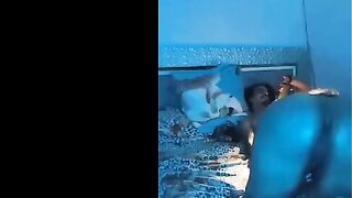 الراجل مشغل السهاره بالليل وعامل جو رومانسي وبيطلع عالسرير لعشيقته هو ومن غي  سكس مصري ر لبس خالص بياخده في حضنه وبيداعبها اوي