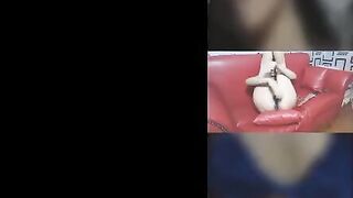 البنت الفاجره عالاكنبه بتفتحج رجليها اوي وترفعها لفوق ومسكاها بيديه  سكس مصري ا بتصور في كسها المفتوح للخول عالاتلفون