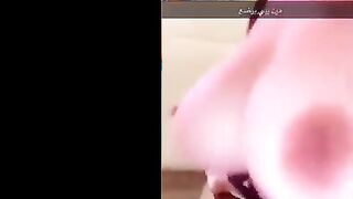 الراجل الخول بيفتح كس عشيقته بيديه الاتنين وبيلعب فيه الاول و  سكس مصري بيلحسه بلسانه وبيلحس لبن كسها بيشرب فيه