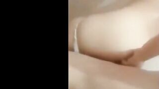 الامتناكه واقفه سانده عالحيط وحبيبها الشرموط وراها مدخل زوبره فيها وماسكها  سكس مصري  من وسطها بينيك فيها وبيبوسها من رقبتها