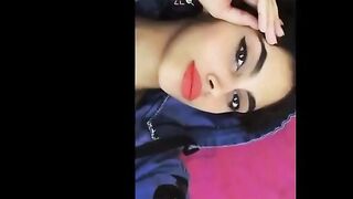 البنت المتناكه بتقوم بتقلع هدومها كلها وهي واقفه بتصدر وشها للحيط وطيزها ليك وبتض  سكس مصري رب علي طيازها بيديها الاتنين وتلعب فيهم