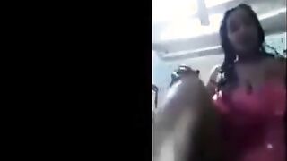 البنت الفاجره ماسكه في زوبر حبيبها هرياه مص كانه بينيك في بوقها وبعدي  سكس مصري ن جيباه حشراه عند صدرها وتمشيه في وسطهم