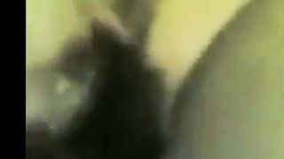 البنت نايمه عالسرير بتتناك من زوبر حبيبها الكبير وماسكه في بزاز  سكس مصري ها بتقفش فيهم بيديها اوي وهي بتتناك منه
