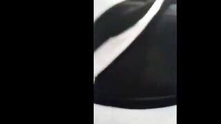البنت يتقلع هدومها لعشيقها وهو معاها عالتلفون وتفرجه علي بزازها الكبيره وبتقوله عاي  سكس مصري زه ال يرضعهم في بوقه تعال ارضع انت فيهم