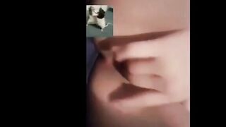 البنت الهيجانه رافعه طيازها ورجليها لفوق وبتدخل صوابع يديها التلاته وبتلعب في كسها اوي   سكس مصري وتبعبص فيه وهو مفشوخ ومحمر من اللعب فيه