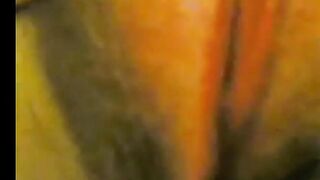 الراجل الديوث منوم اخته عالسرير نمن غير هدوم وهي الشرموطه بتخليه ي  سكس مصري عصر في صدرها وبيمسك فيهم اوي يشدها منهم