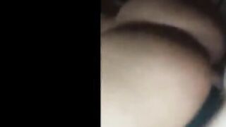 الراجل الزبير مدخل زوبره الكبير في طيز المتناكه ال جيبها وبينيك وهي بتصرخ ا  سكس مصري ااه مخليه الناس كلها ال بره تسمع صراخها