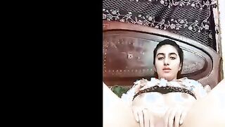 البنت فاتحه كسها عالسرير بتلعب فيه ونزلت اللبن بتاعها عالملايه وبعدها بتلبس ا  سكس مصري لبنطلون بتاعها وتريح جسمها بعد مانزلتهم