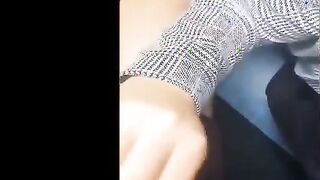 البنت المتناكه في العربيه بتمص في زوبر السواق ال راكبه معا وترضعه كله في  سكس مصري  بوقها وهو متكيف معاها اوي وركن السواقه
