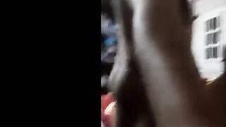 الراجل بيرفع رجل مراته لفوق اوي وبيضمهم علي بعض وبيدخل زوبره في كسه  سكس مصري ا وشغال فيها نيك وهو ماسك في رجلها لفوق