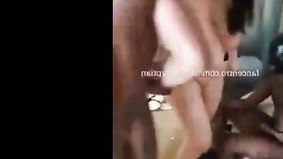 البنت المتناكه واقفه عريانه والخول عالكنبه ماسك في طيزها وبيلحس في   سكس مصري كسها بلسانه وبيدخله كله فيها وهو متكيفه