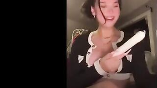 المتناكه قالعه بنطلون البيجامه وبتفتح رجليها وهي قاعده بتلعب في كسها بيديها الاتني  سكس مصري ن وتبعبص في نفسها اوي وهي بتضحك ومبسوطه
