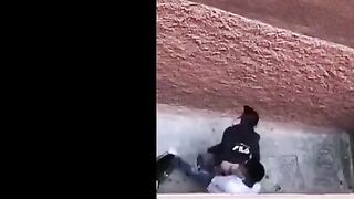 البنت عالسلم بتقابل ابن عمها ساكنين في بيت واحد وبيقفش في بزازها الكبار وبيمس  سكس مصري كها منهم وهي راضيه ومتكيفه من ال بيعمله