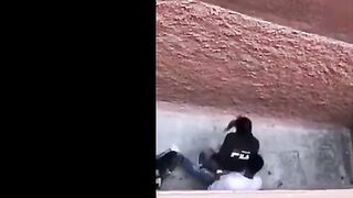 البنت عالسلم بتقابل ابن عمها ساكنين في بيت واحد وبيقفش في بزازها الكبار وبيمس  سكس مصري كها منهم وهي راضيه ومتكيفه من ال بيعمله
