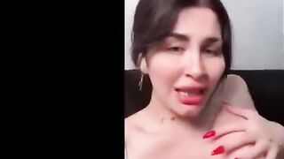 البنت المتناكه نايمه عالسرير مع صاحبتها الفاجره وحاطه منوكير في يديها وبتحسس علي   سكس مصري بزاز صاحبتها والتانيه بتمشي يديها عليها