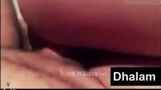 الراجل منوم لبوته علي جنبها وبينيك في كسها اوي وهو ماسك في طيازها بيديه ووشها ف  سكس مصري ي وشه بيتفرج علي تفاصيل وشها وهي بتتناك