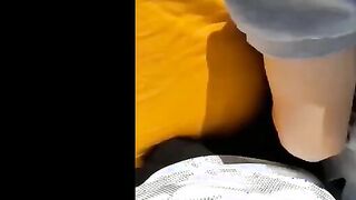 البنت ام بزاز كبيره قاعده جنب صاحبتها وشغاله تحك بزازها اوي فيها وت  سكس مصري هيج صاحبتها عليها علشان ينزلو لبنهم سوا